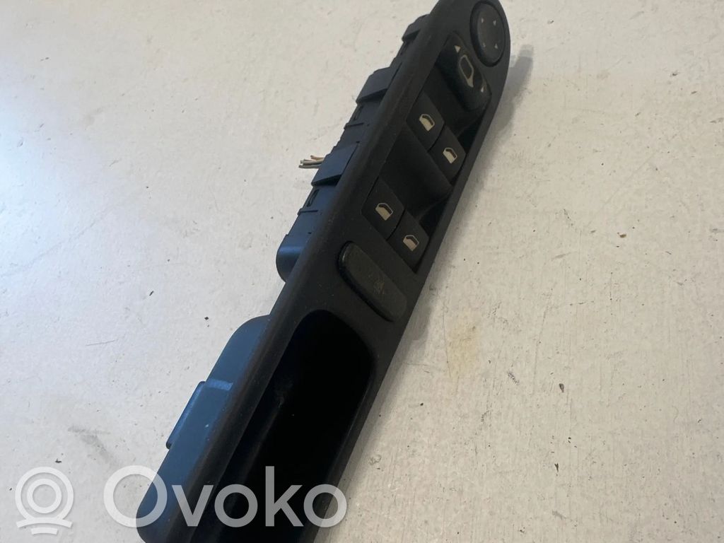 Peugeot 307 Electric window control switch 