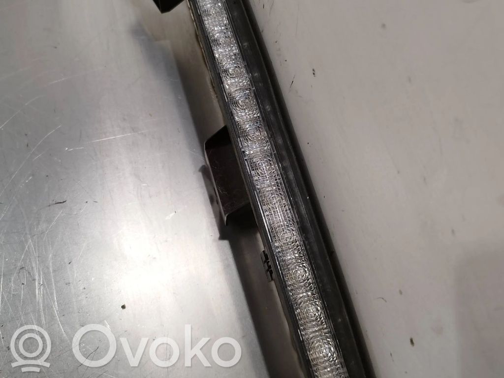 Volvo V70 Third/center stoplight 