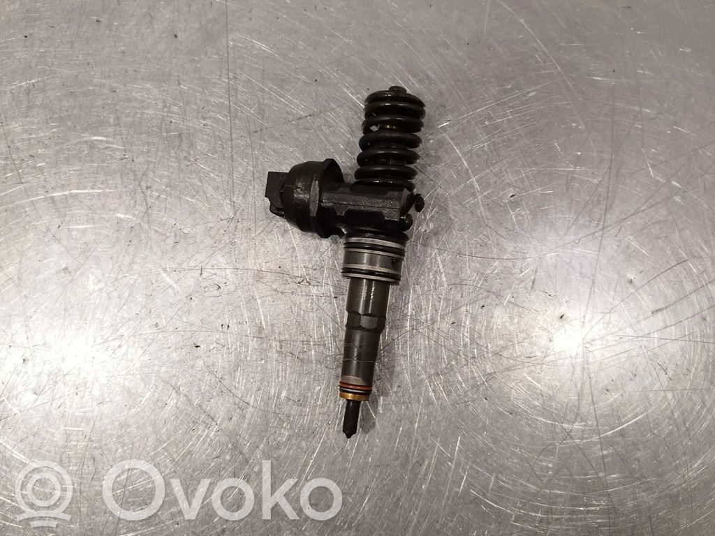 Skoda Superb B6 (3T) Inyector de combustible 