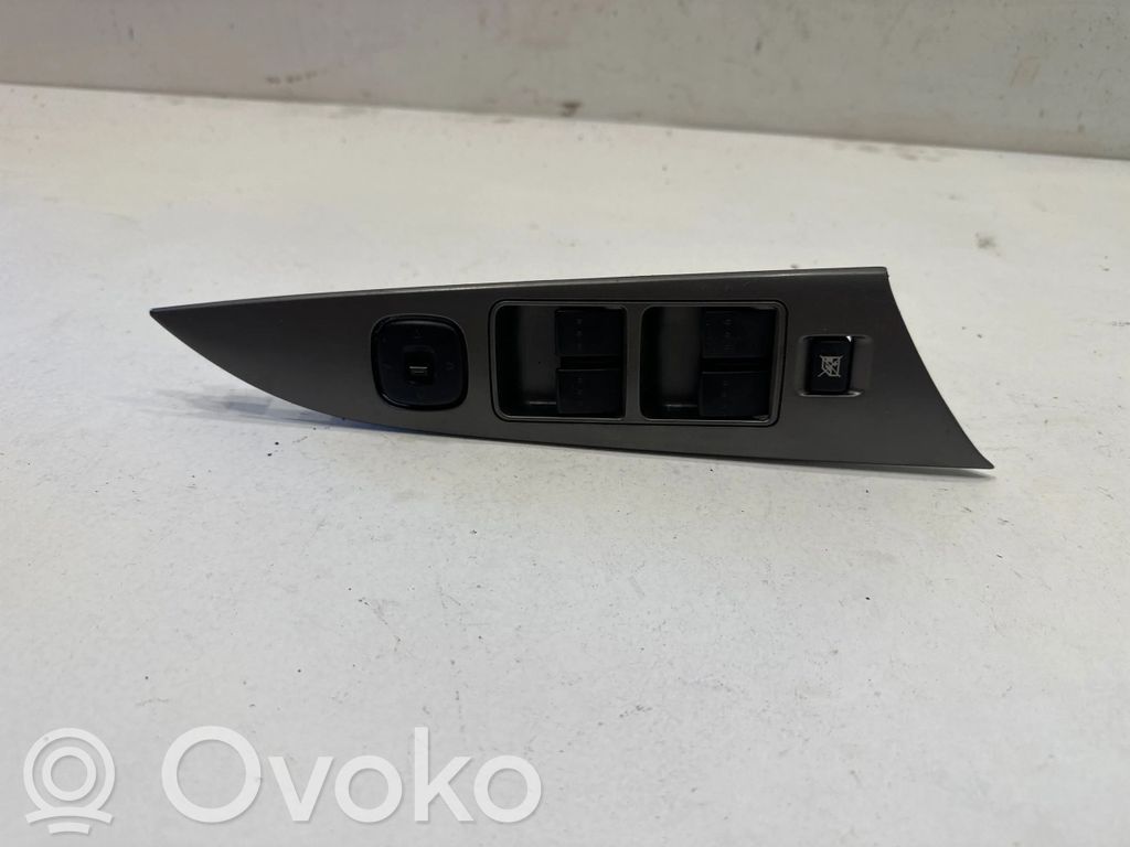 Mazda 3 I Electric window control switch 