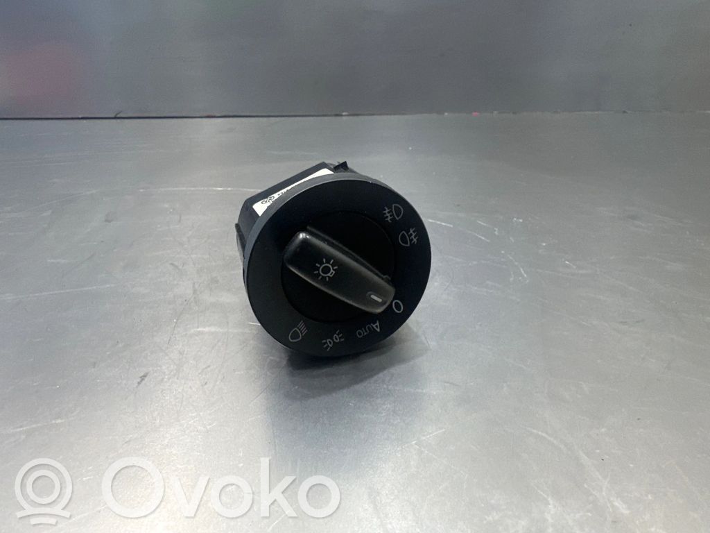 Volkswagen Tiguan Przełącznik świateł 