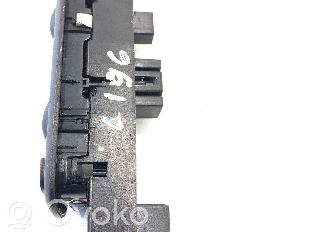 Ford Fiesta Electric window control switch 
