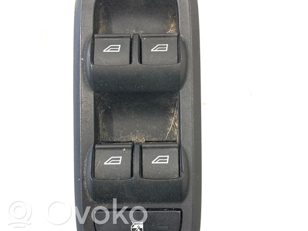 Ford Fiesta Electric window control switch 