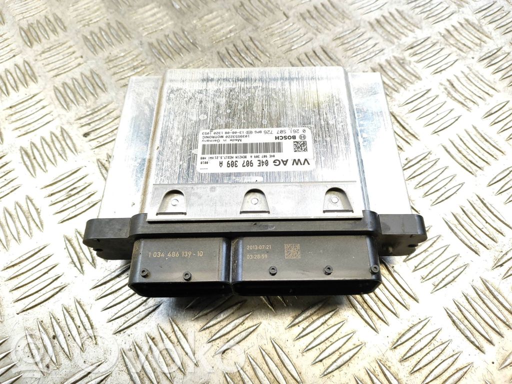 Volkswagen Golf VII Engine control unit/module 