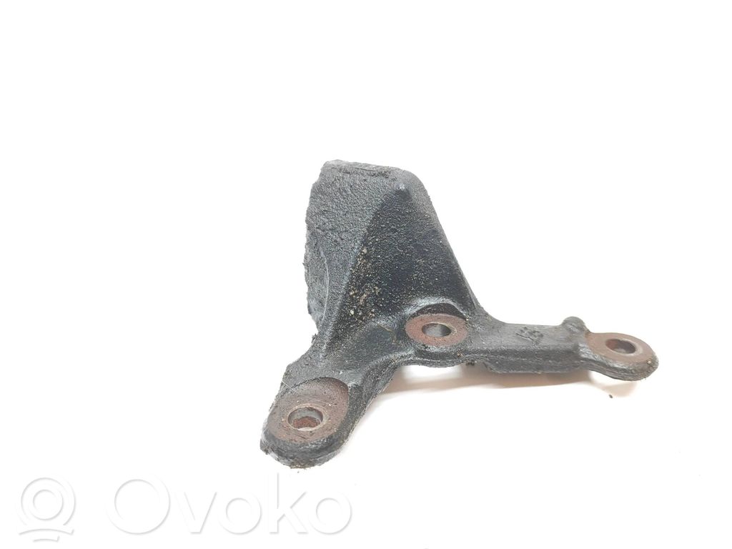 Peugeot 2008 I Engine mounting bracket 
