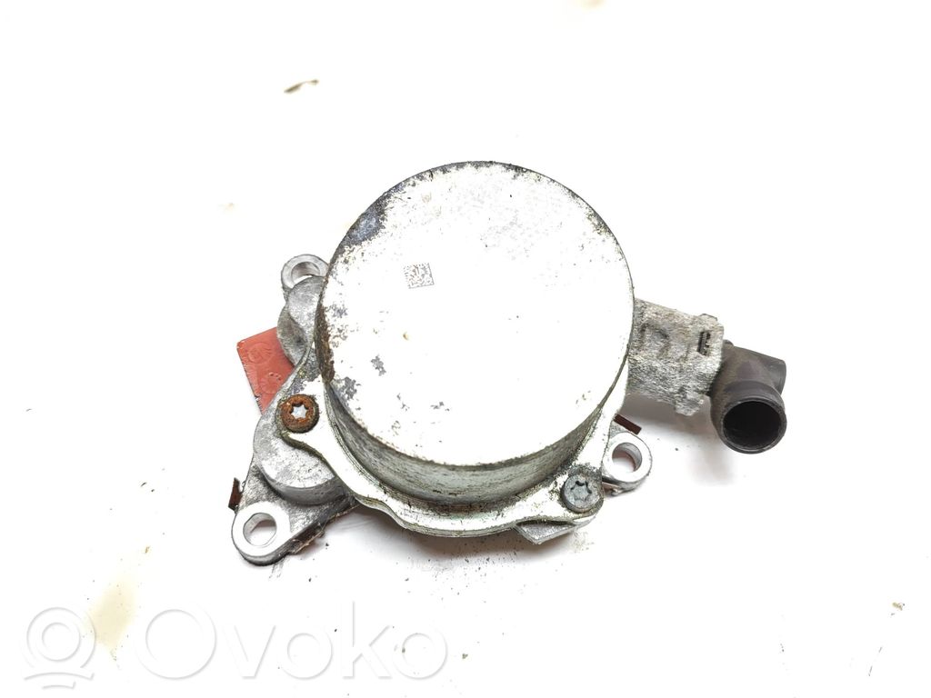 Renault Trafic III (X82) Vacuum pump 
