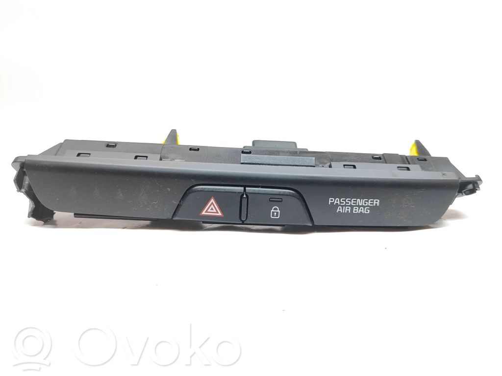 KIA Stonic Hazard light switch 