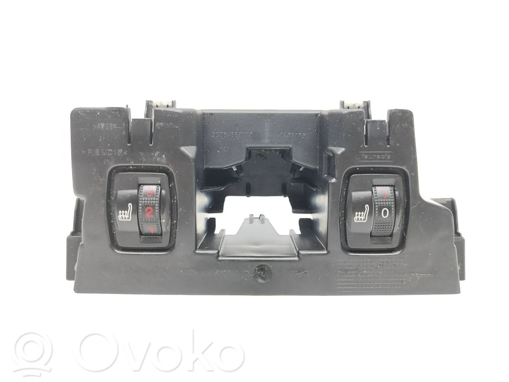 Peugeot 308 Seat heating switch 