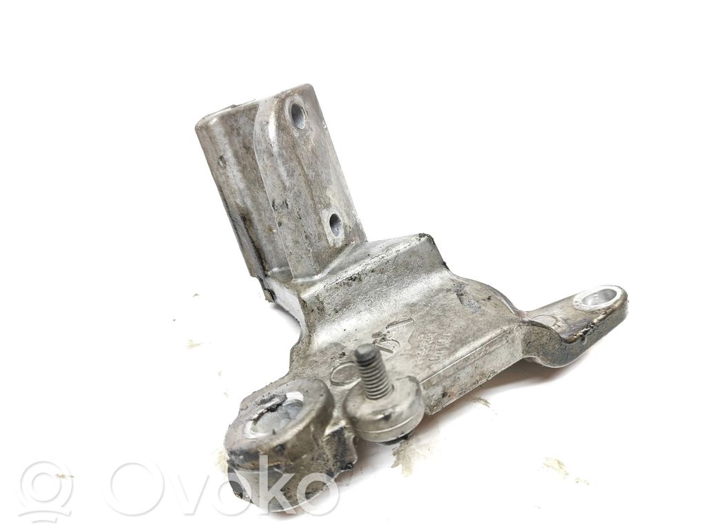 Engine mounting bracket   31293542