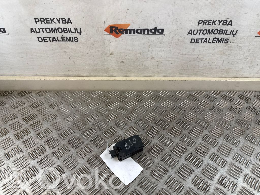 Volvo V70 Door central lock control unit/module 