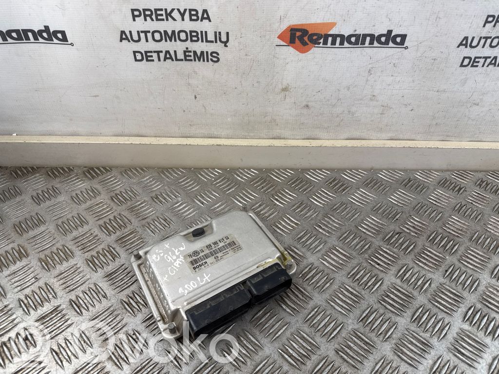 Volkswagen PASSAT B5.5 Engine control unit/module 