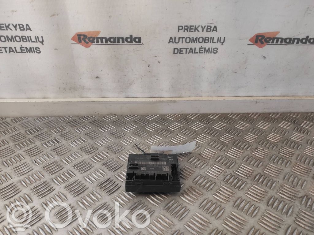 Volkswagen PASSAT B8 Door control unit/module 
