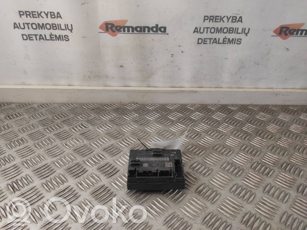 Volkswagen PASSAT B8 Door control unit/module 