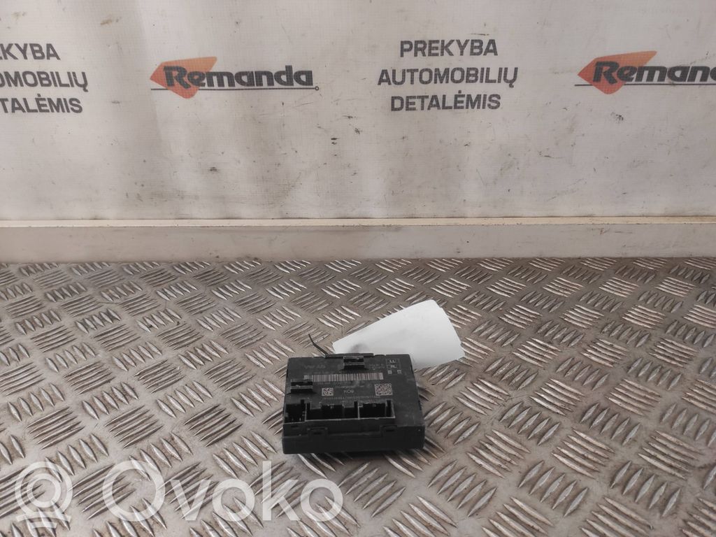 Volkswagen PASSAT B8 Door control unit/module 