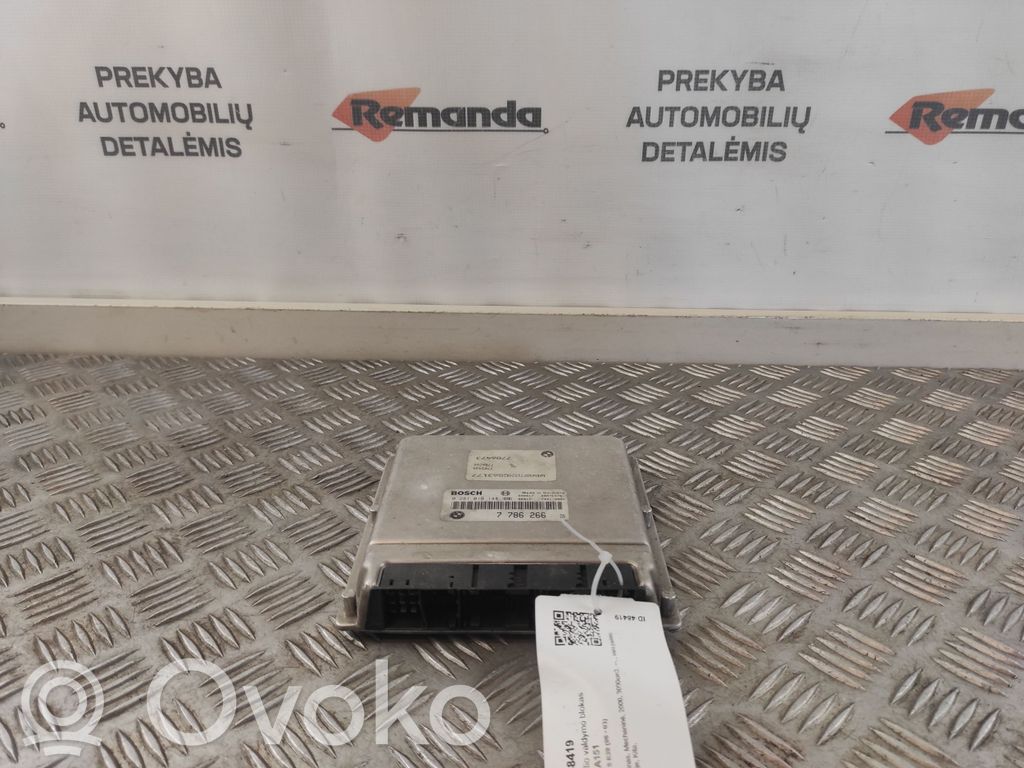 BMW 5 E39 Engine control unit/module 