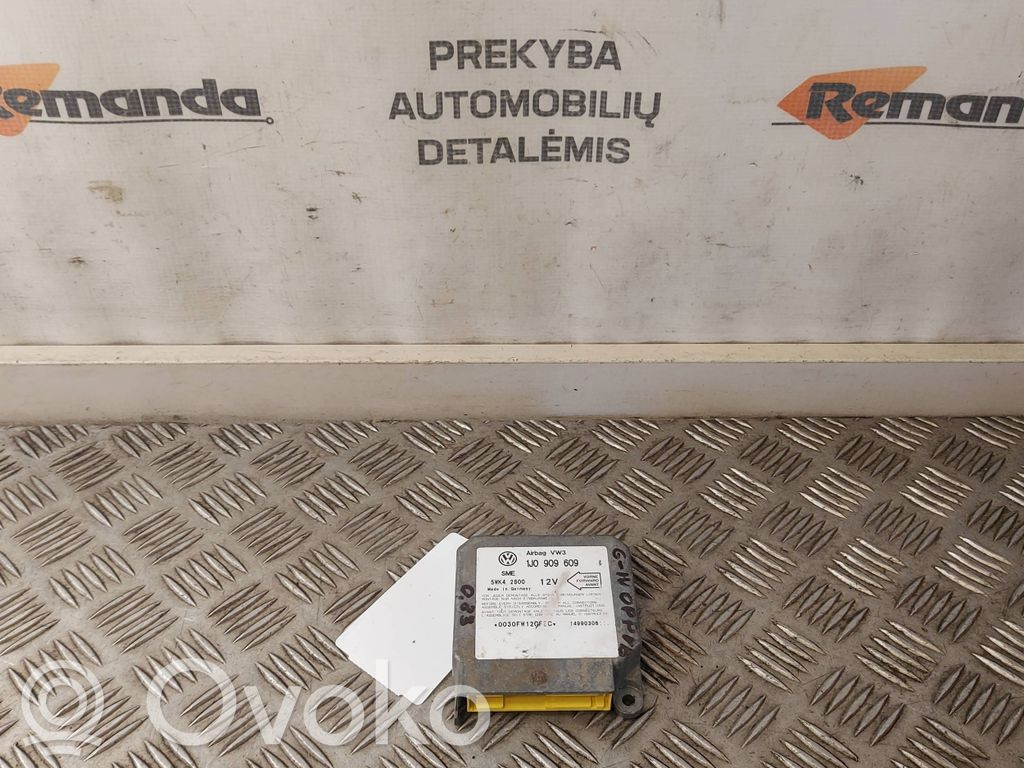 Volkswagen Golf IV Airbag control unit/module 