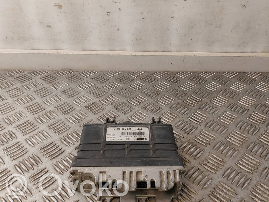 Volkswagen Golf III Engine control unit/module 