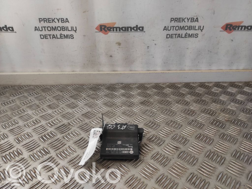 Audi A3 S3 8P Gateway control module 