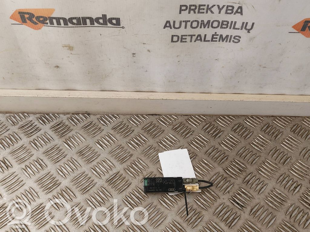 Audi A6 S6 C6 4F Antenos stiprintuvas 