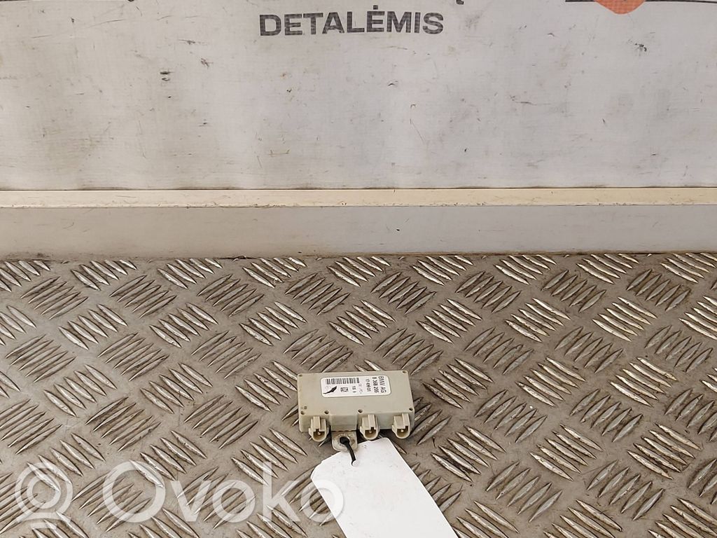 BMW 7 E65 E66 Aerial antenna amplifier 