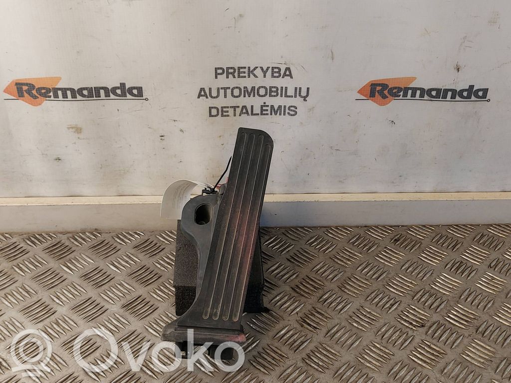 Volkswagen PASSAT B6 Pedał gazu / przyspieszenia 