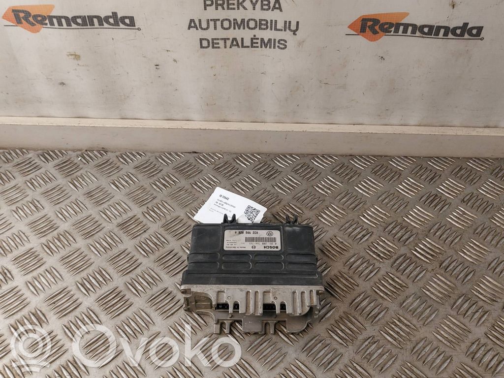 Volkswagen Golf III Engine control unit/module 