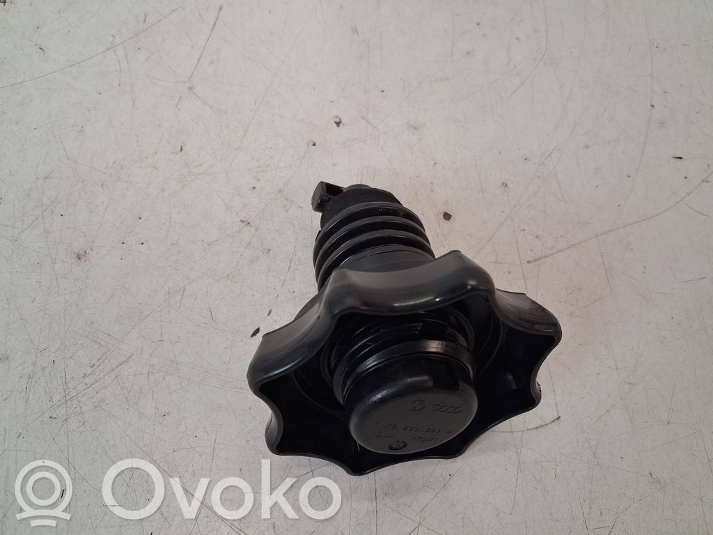 Volkswagen Jetta VI Tornillo de la rueda de repuesto 