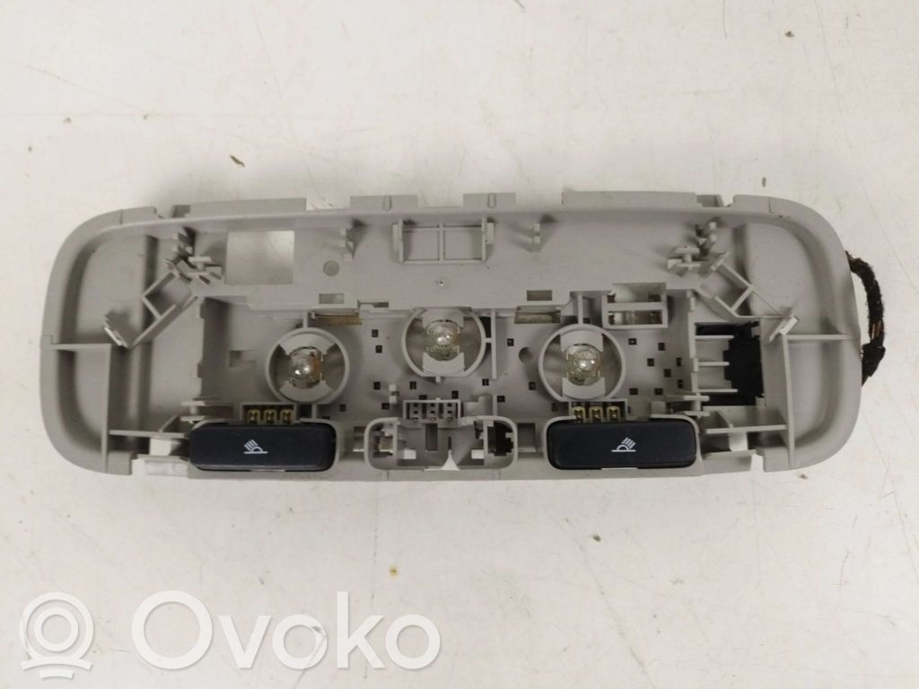 Volkswagen Golf VI Takaistuimen valo 