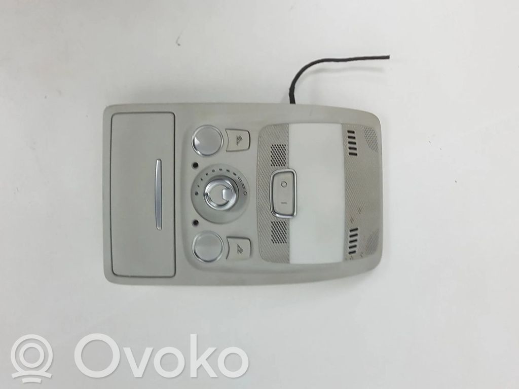 Audi A4 S4 B8 8K Etuistuimen valo 