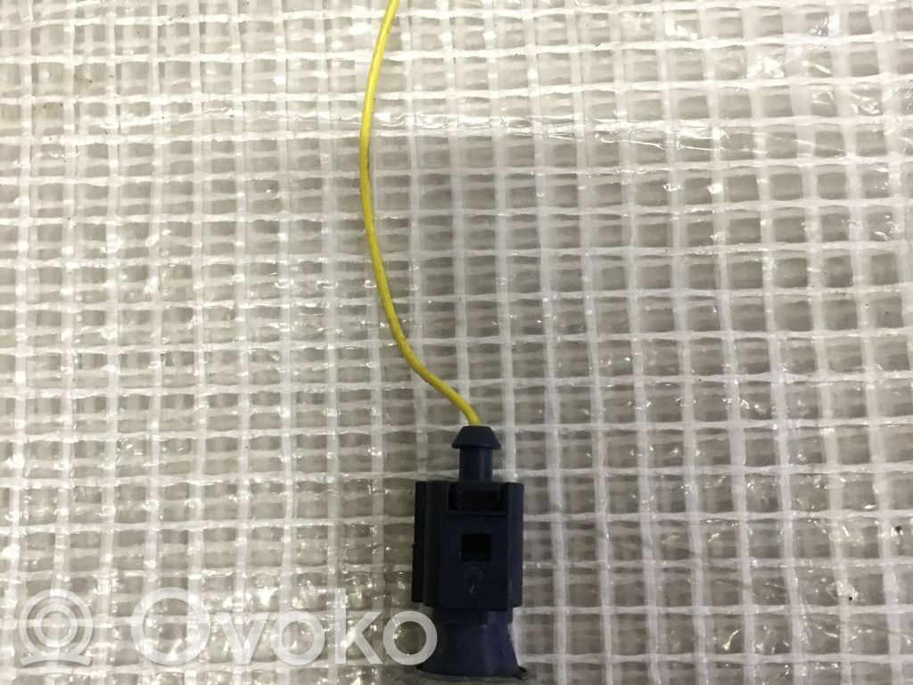 Czujnik ciśnienia oleju   1J0973701A