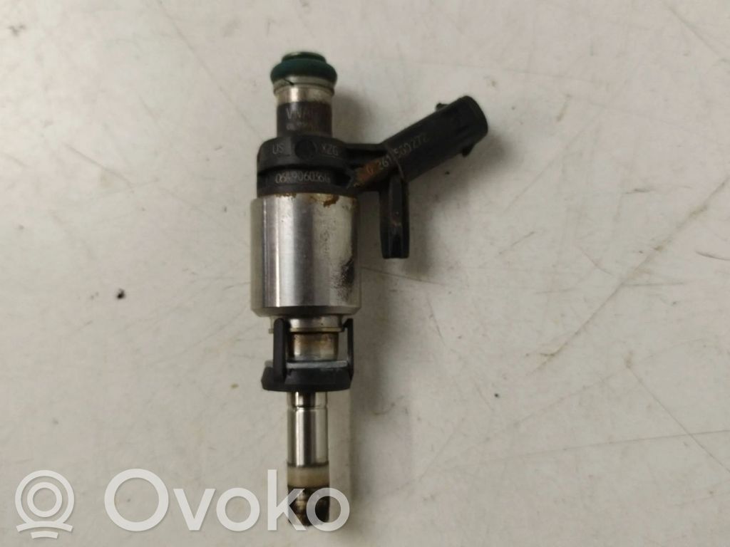 Volkswagen Golf VII Inyector de combustible 