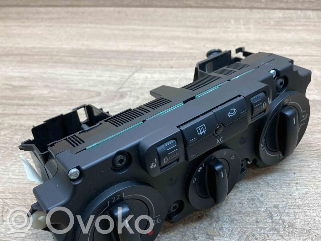Volkswagen PASSAT B6 Climate control unit 