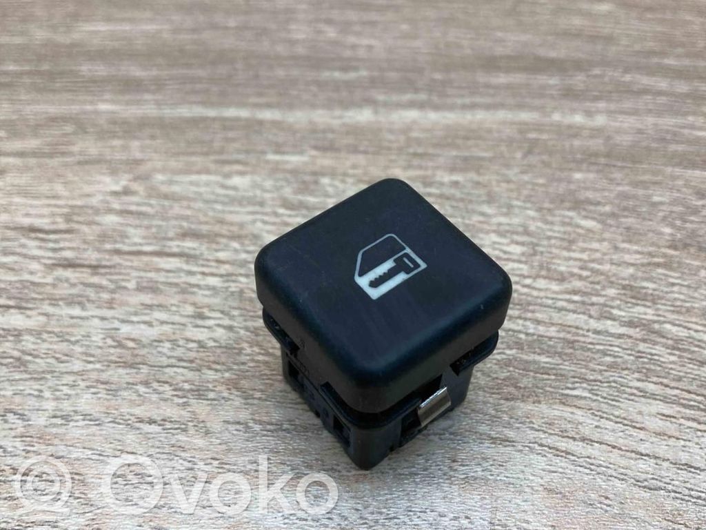 BMW 5 E39 Central locking switch button 