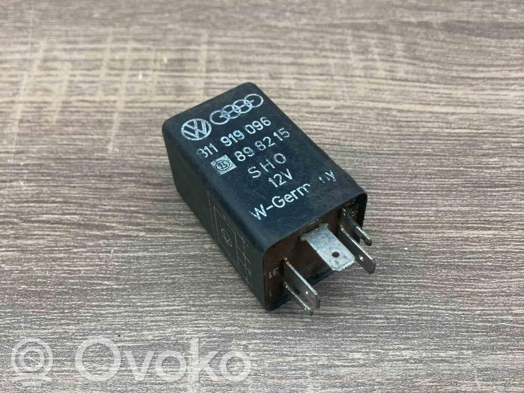 Volkswagen PASSAT B4 Muu rele 