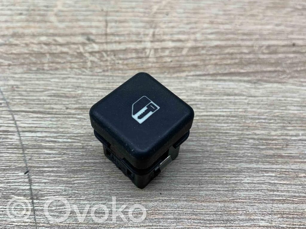 BMW 5 E39 Central locking switch button 