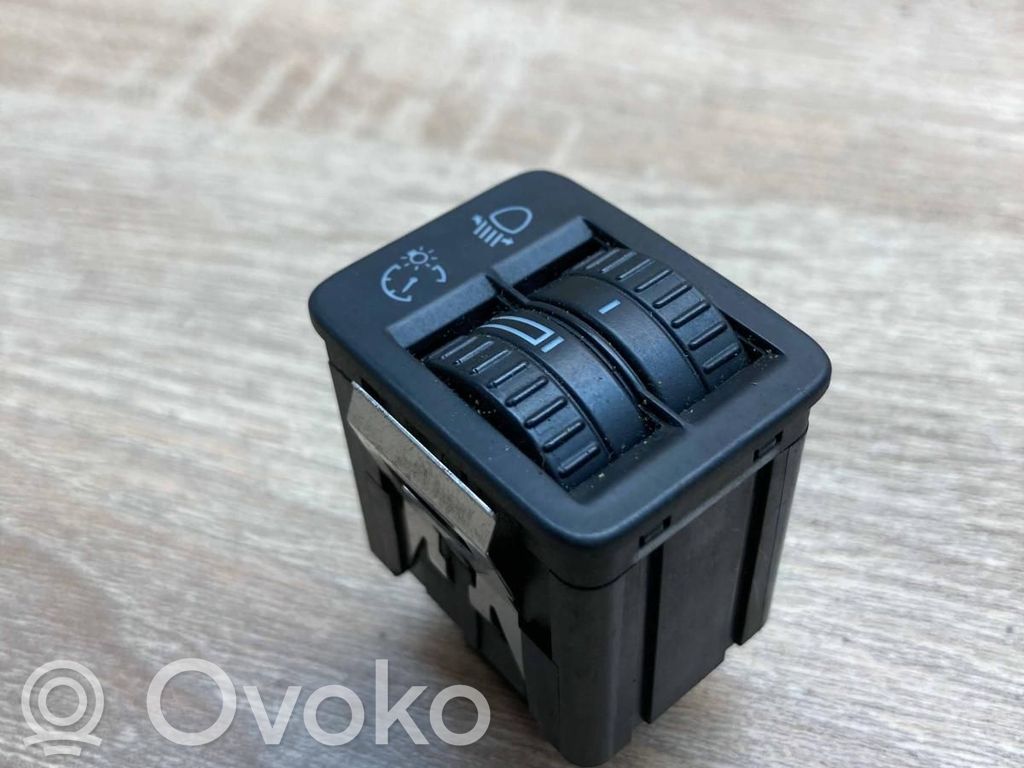 Volkswagen PASSAT B6 Interruptor de control de altura del faro delantero 