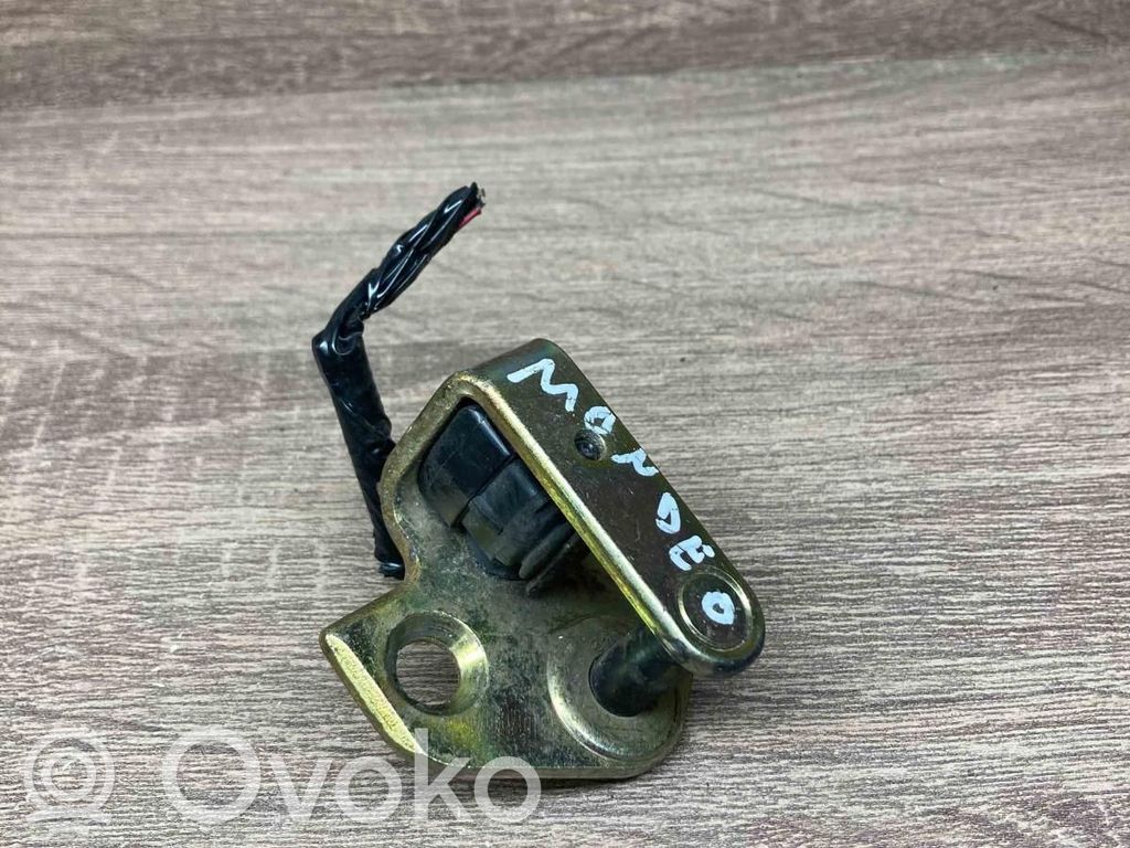 Ford Mondeo Mk III Front door lock loop/hook striker 