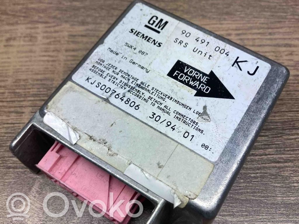 Opel Omega B2 Airbag control unit/module 