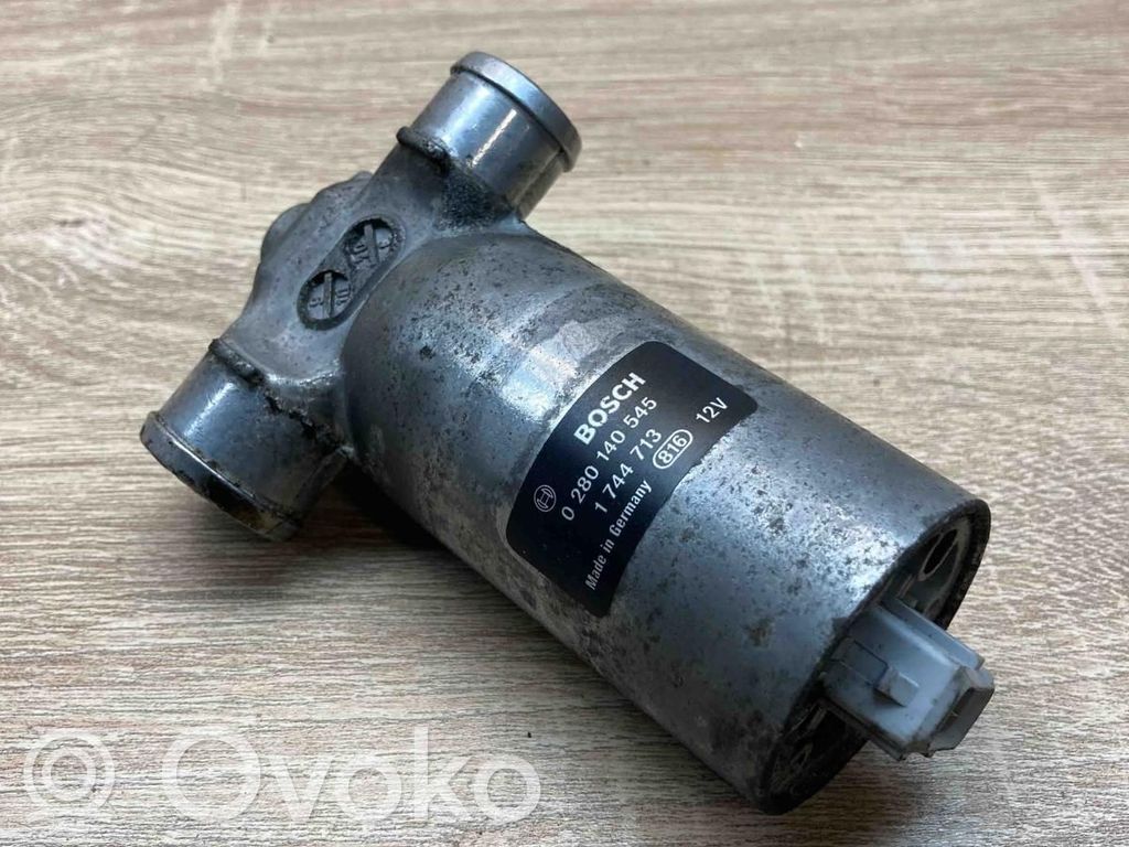 BMW 5 E39 Laisvos eigos vožtuvas (reguliatorius) 