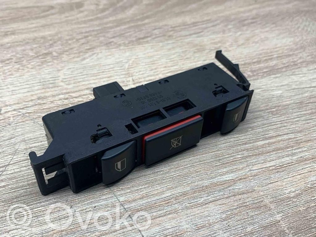 Electric window control switch   8381518,USED