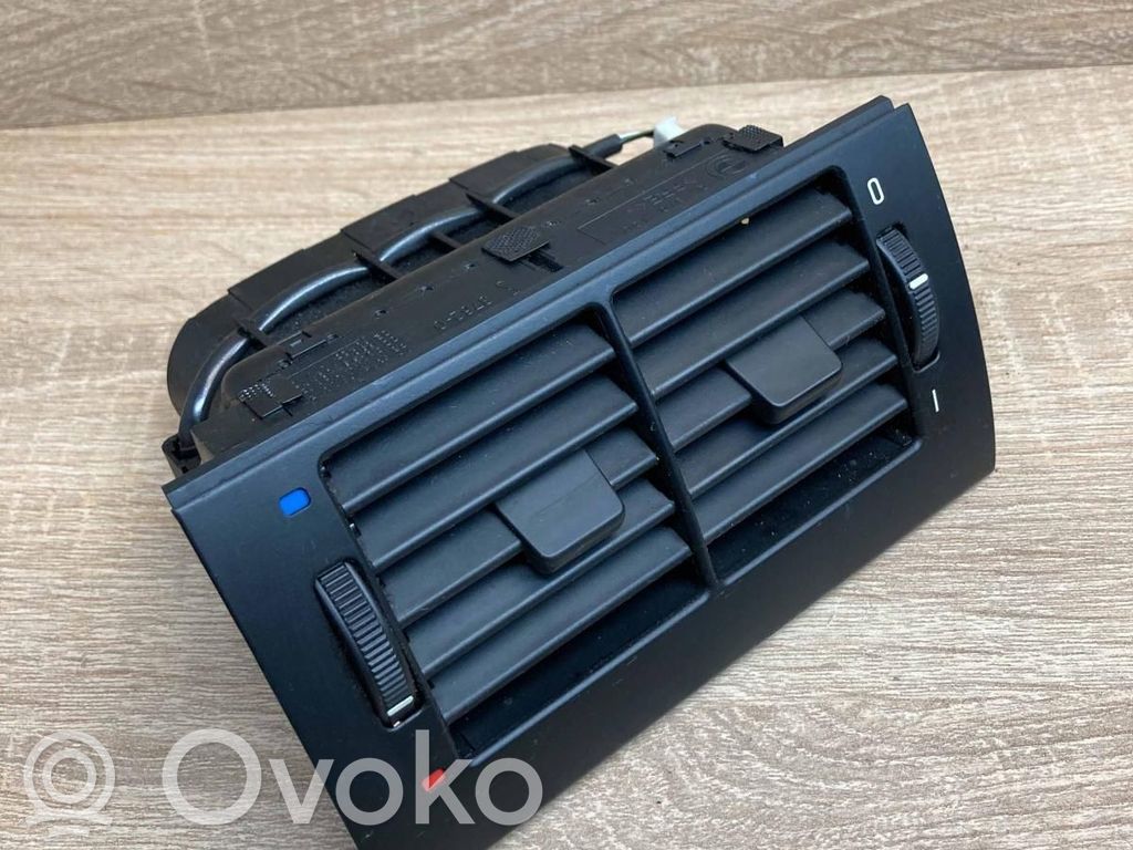 BMW 5 E39 Centrinės oro grotelės 