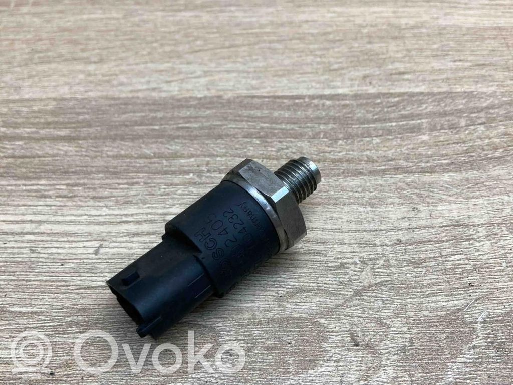 Audi A6 S6 C5 4B Fuel pressure sensor 