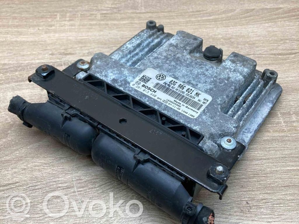 Volkswagen PASSAT B6 Komputer / Sterownik ECU silnika 