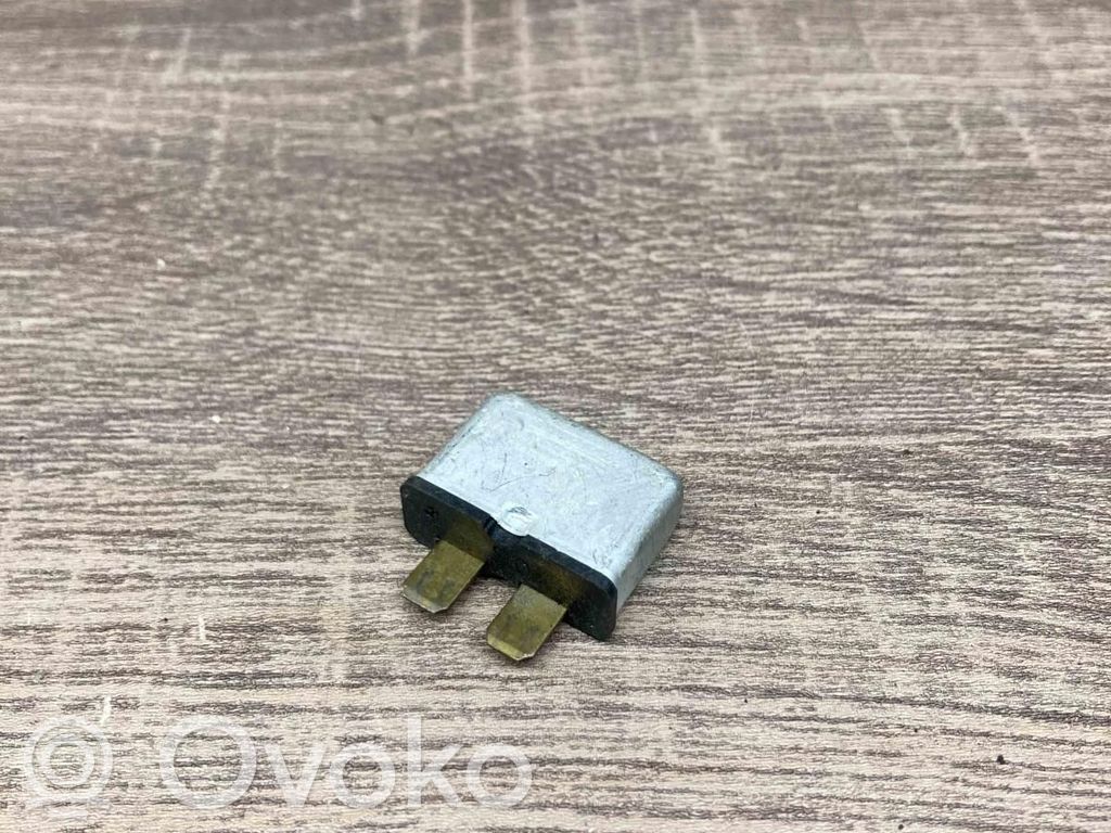 Audi A4 S4 B5 8D Muu rele 