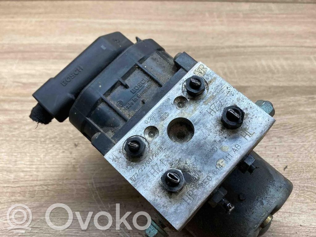 Audi A4 S4 B5 8D ABS Pump 