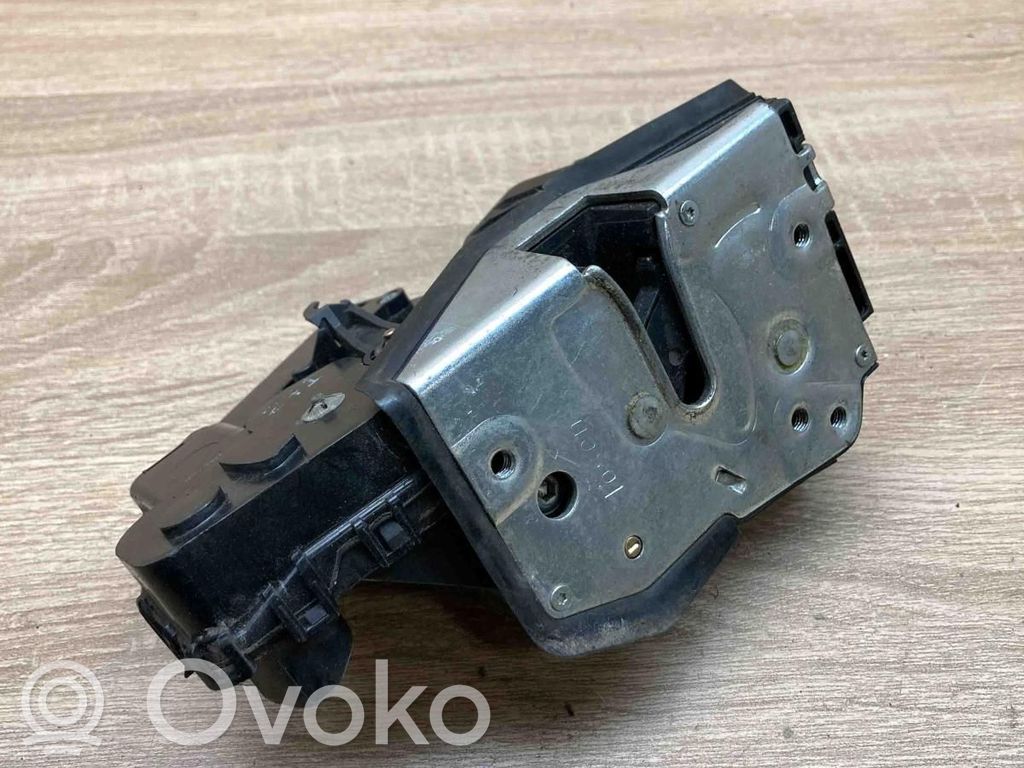BMW 3 E46 Front door lock 