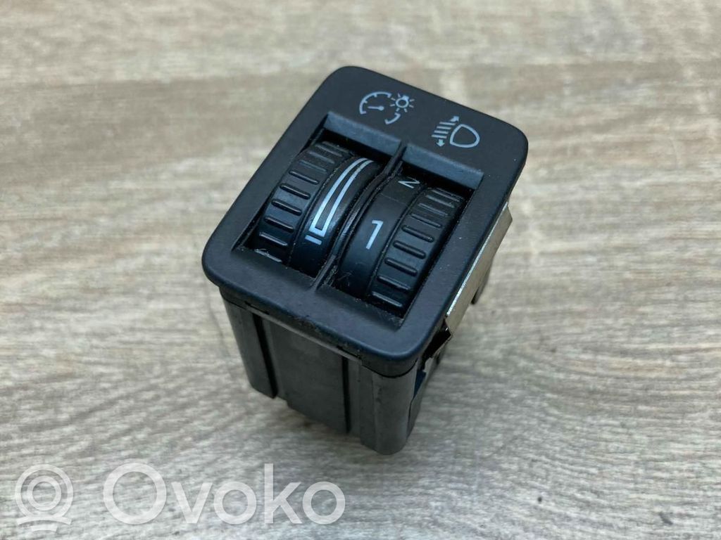 Volkswagen PASSAT B6 Interruptor de control de altura del faro delantero 