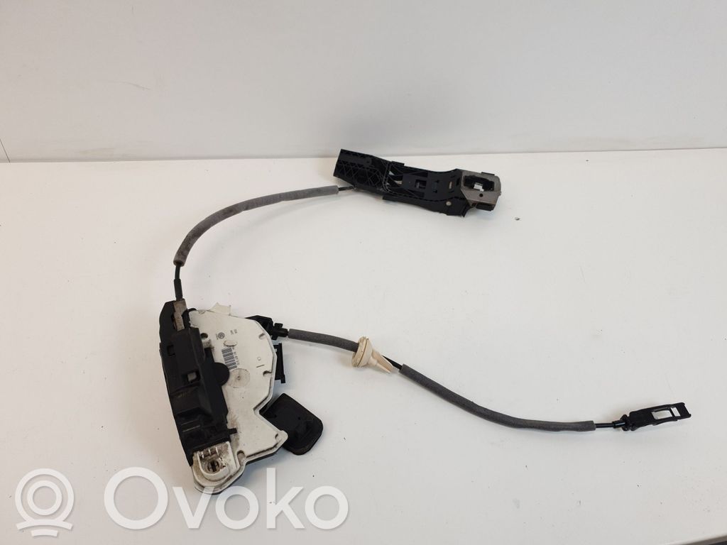 Volkswagen Golf VII Priekšpusē slēdzene 