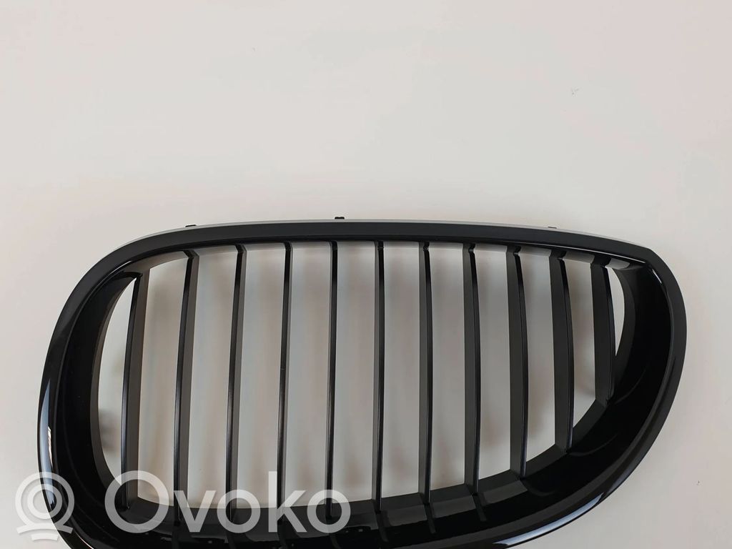 BMW 5 E60 E61 Front bumper upper radiator grill 