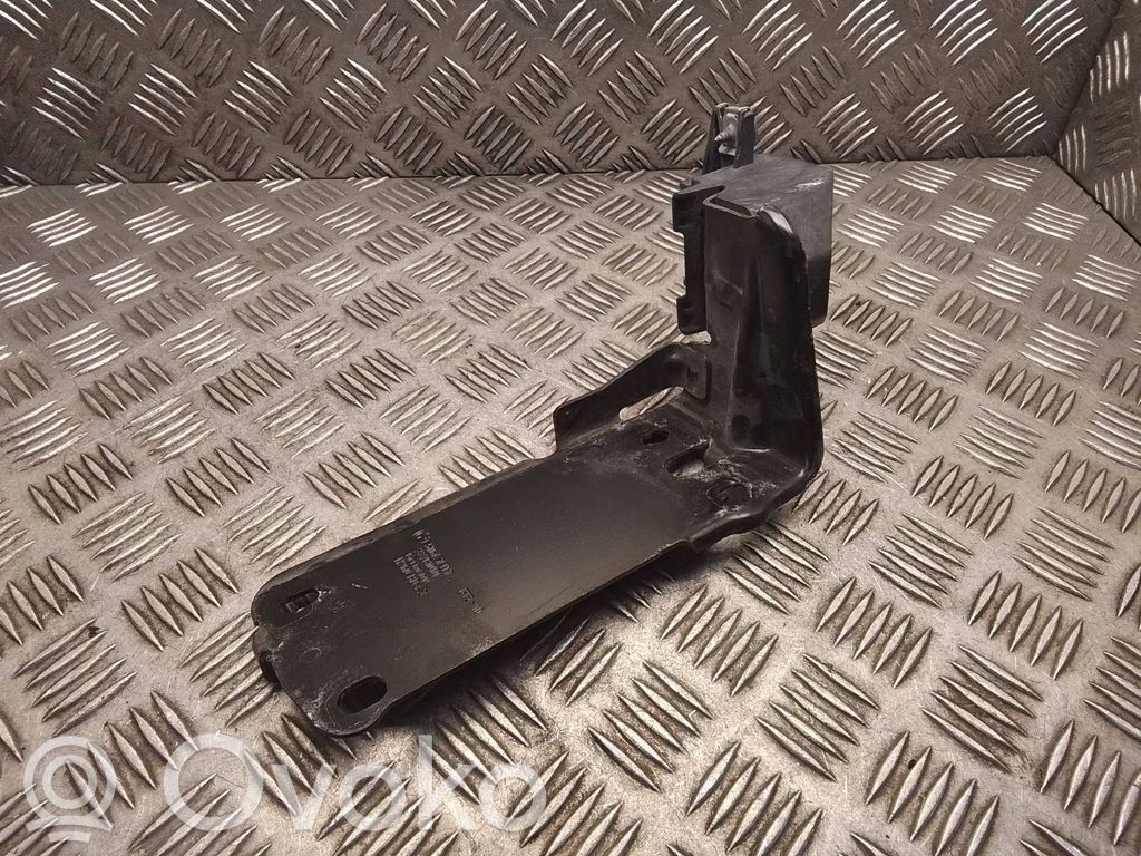 BMW X1 E84 Radiator mount bracket 